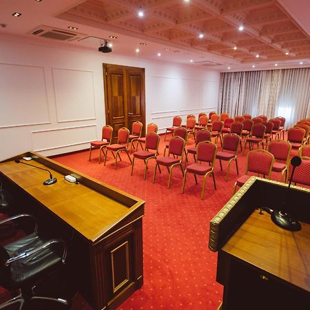 Star Hill Hotel & Spa พริสตีนา ภายนอก รูปภาพ