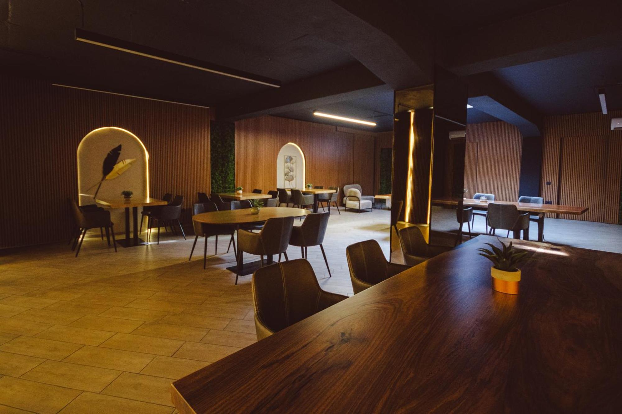 Star Hill Hotel & Spa พริสตีนา ภายนอก รูปภาพ
