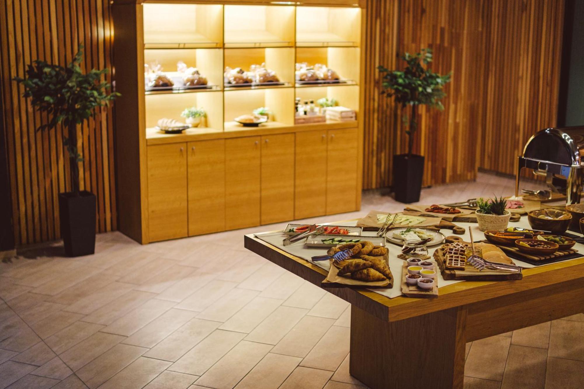 Star Hill Hotel & Spa พริสตีนา ภายนอก รูปภาพ