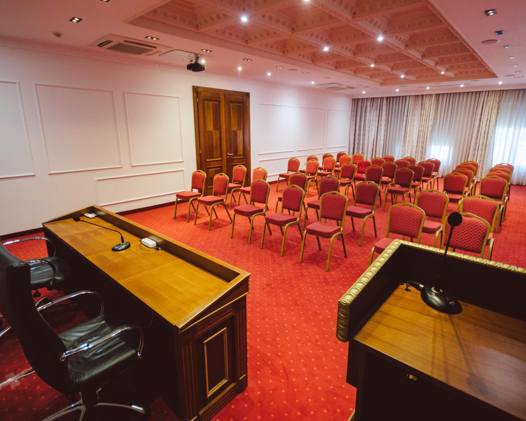 Star Hill Hotel & Spa พริสตีนา ภายนอก รูปภาพ