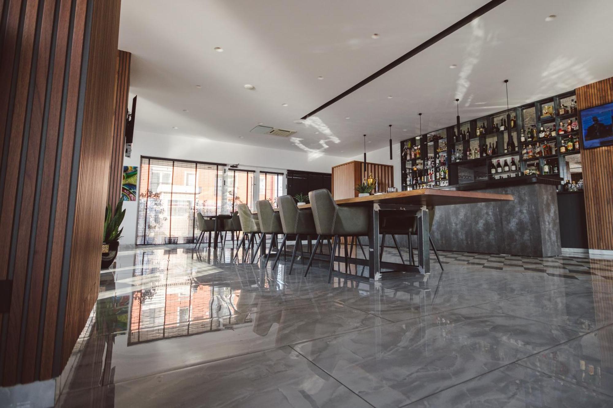 Star Hill Hotel & Spa พริสตีนา ภายนอก รูปภาพ