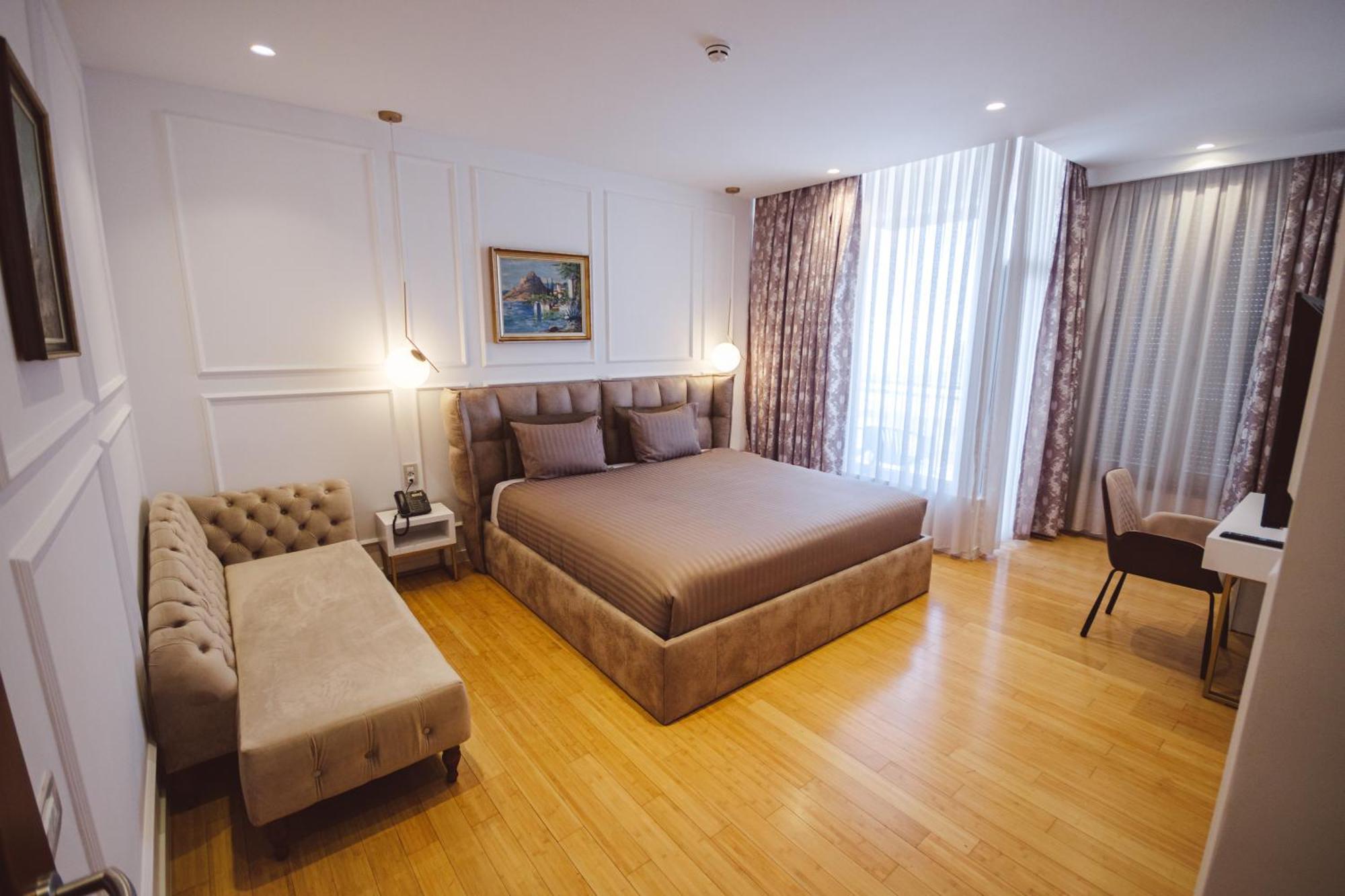 Star Hill Hotel & Spa พริสตีนา ภายนอก รูปภาพ
