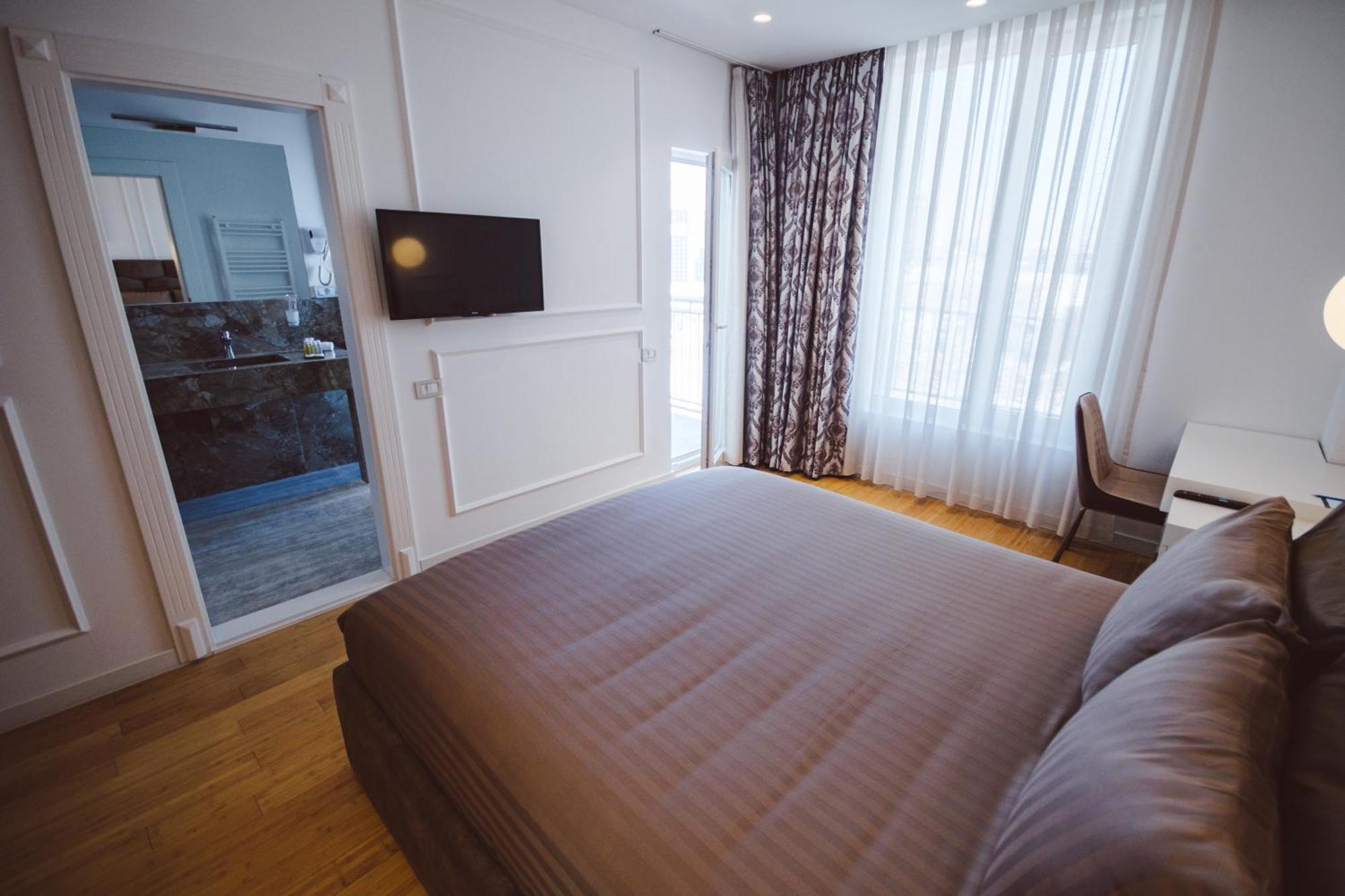Star Hill Hotel & Spa พริสตีนา ภายนอก รูปภาพ