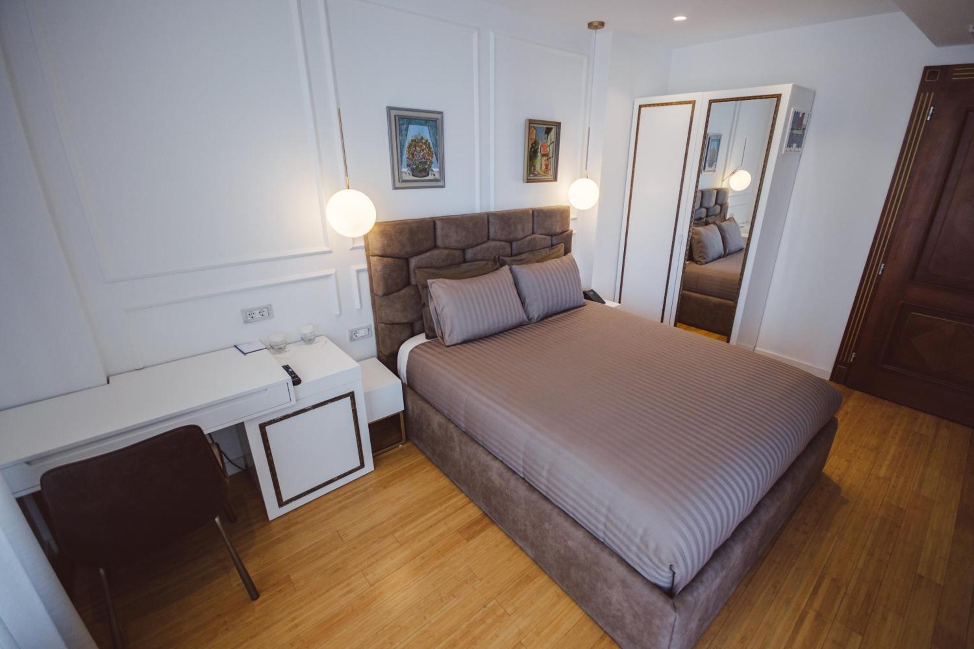 Star Hill Hotel & Spa พริสตีนา ภายนอก รูปภาพ